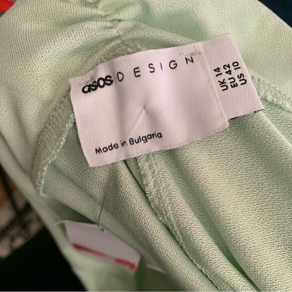 ASOS DESIGN twist front off-the-shoulder pleated maxi dress in sage Mint Green - Picture 14 of 16